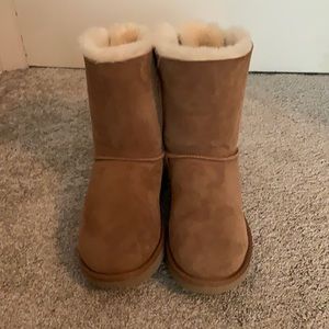 UGG boots size 10! Never worn!